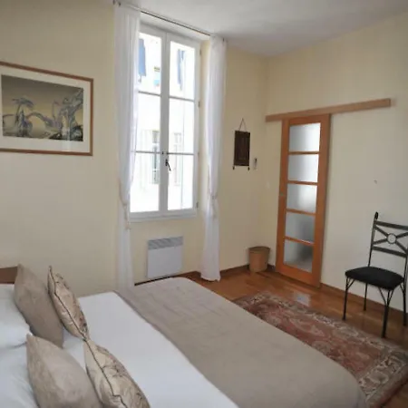 Rue D'antibes 아파트